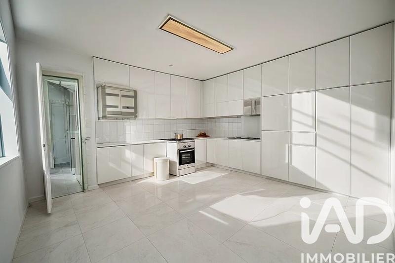 Maison - 165 m² - 8 pièces