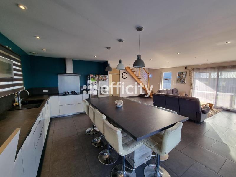 Maison - 138 m² - 6 pièces