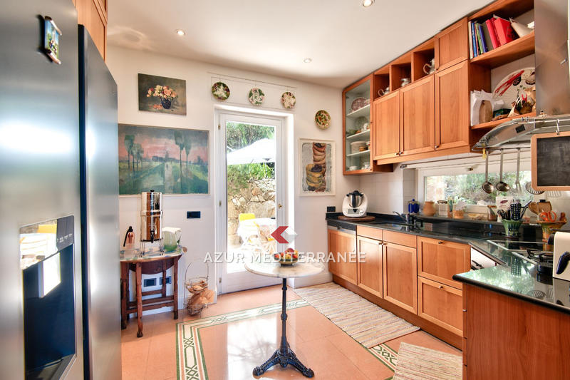 Villa - 240 m² - 6 pièces