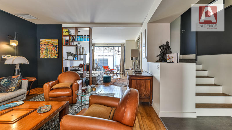 Maison - 250 m² - 10 pièces