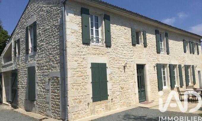 Maison - 305 m² - 15 pièces