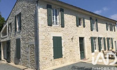 Maison - 305 m² - 15 pièces