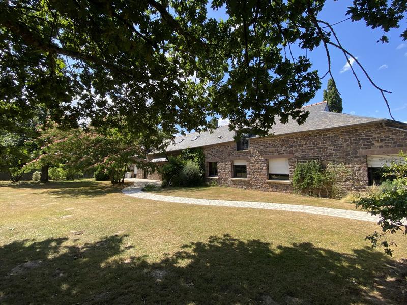 Maison - 395 m² - 7 pièces