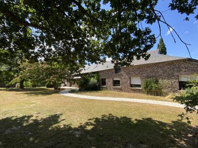 Maison - 395 m² - 7 pièces