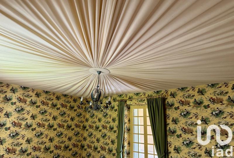 Maison - 930 m² - 20 pièces