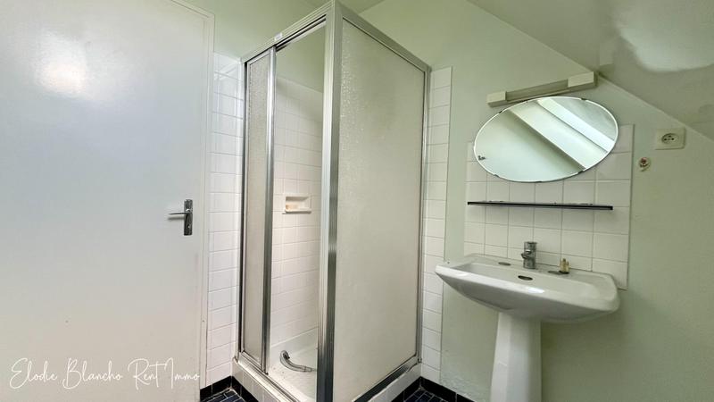 Maison traditionnelle - 174 m² - 8 pièces