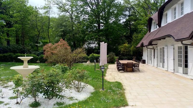 Propriété - 710 m² - 14 pièces