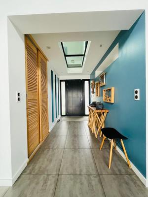 Villa - 243 m² - 9 pièces