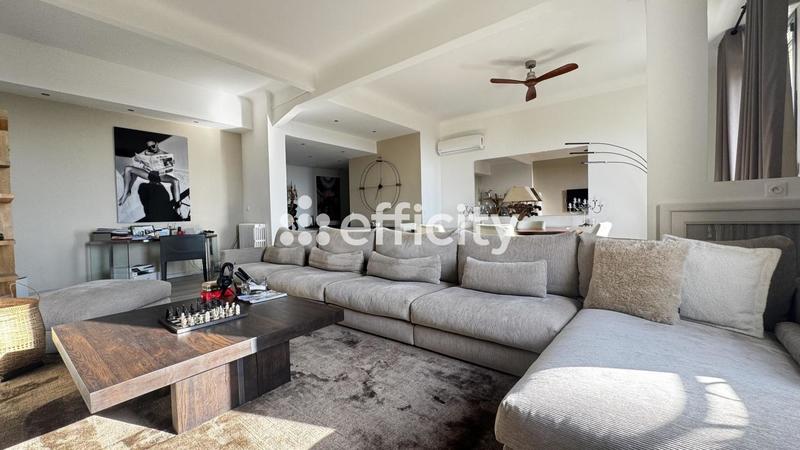 Appartement - 170 m² - 5 pièces