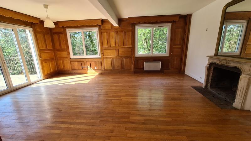 Maison - 285 m² - 13 pièces