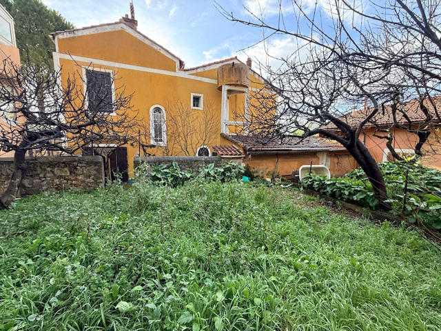 Maison - 233 m² - 5 pièces