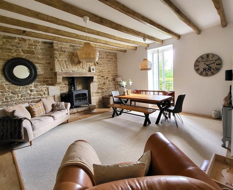 Maison en pierre - 237 m² - 8 pièces