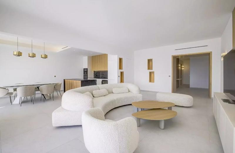 Appartement - 150 m² - 4 pièces