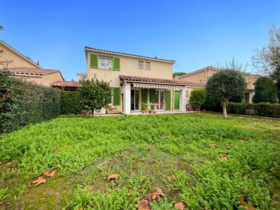 Maison - 99 m² - 5 pièces