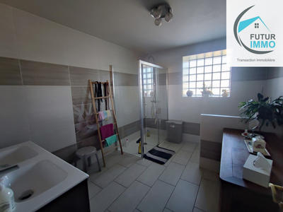 Maison - 215 m² - 8 pièces