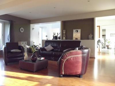 Maison - 430 m² - 11 pièces