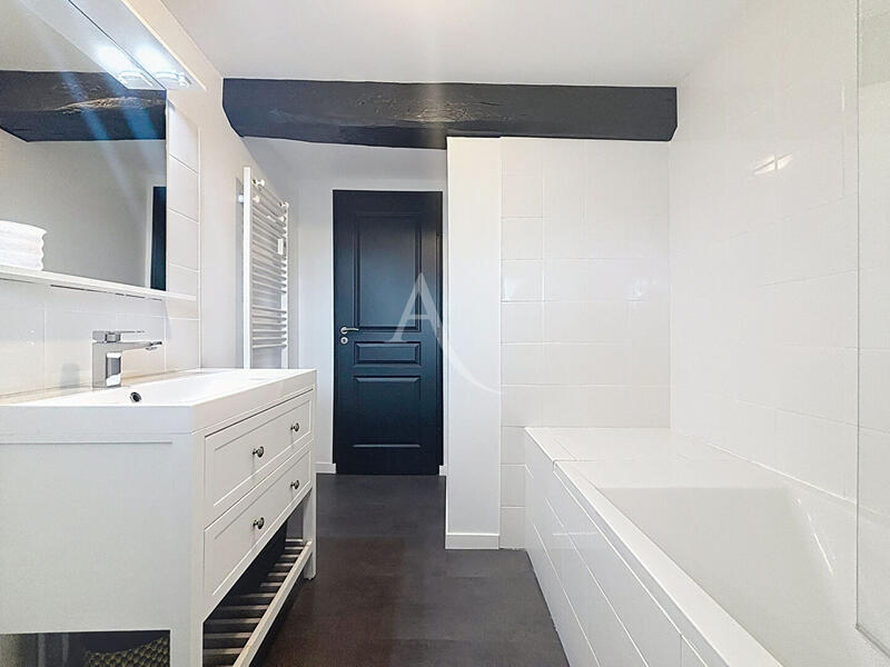 Maison - 90 m² - 3 pièces