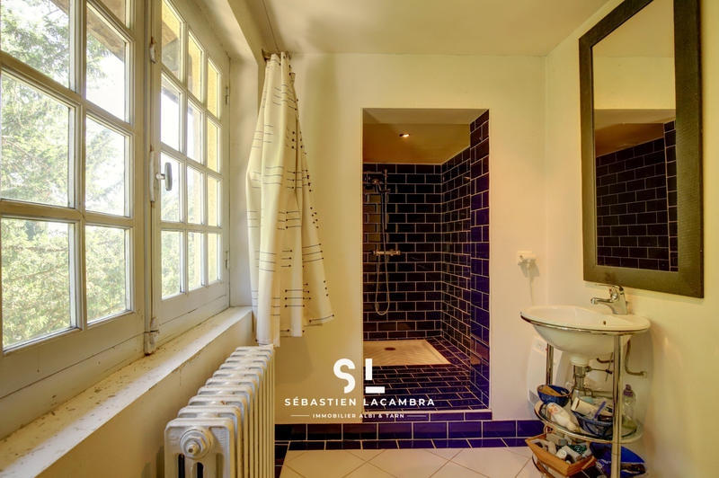 Propriété - 374 m² - 10 pièces