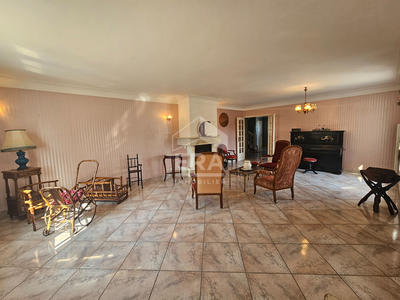 Maison - 196 m² - 5 pièces