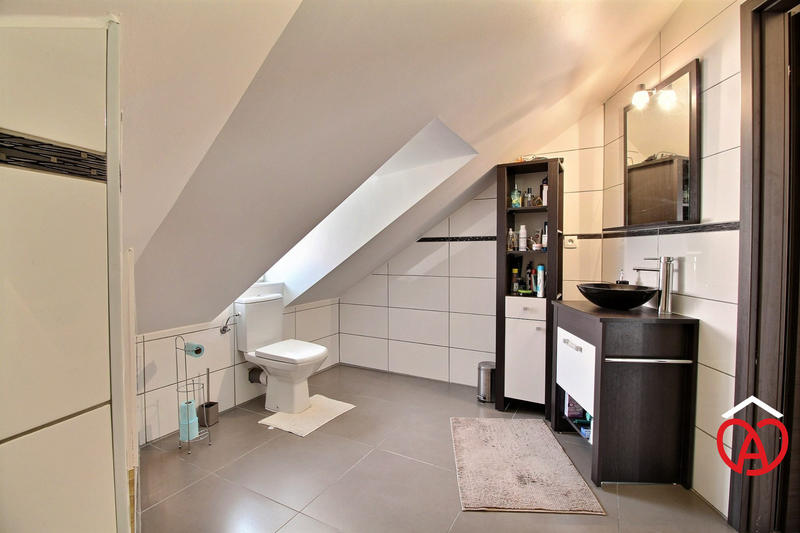 Appartement - 83 m² - 4 pièces