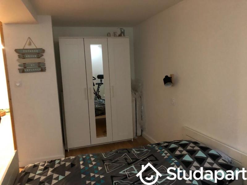 Chambre - 11 m² - 1 pièce