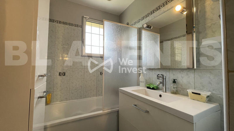 Maison - 144 m² - 8 pièces