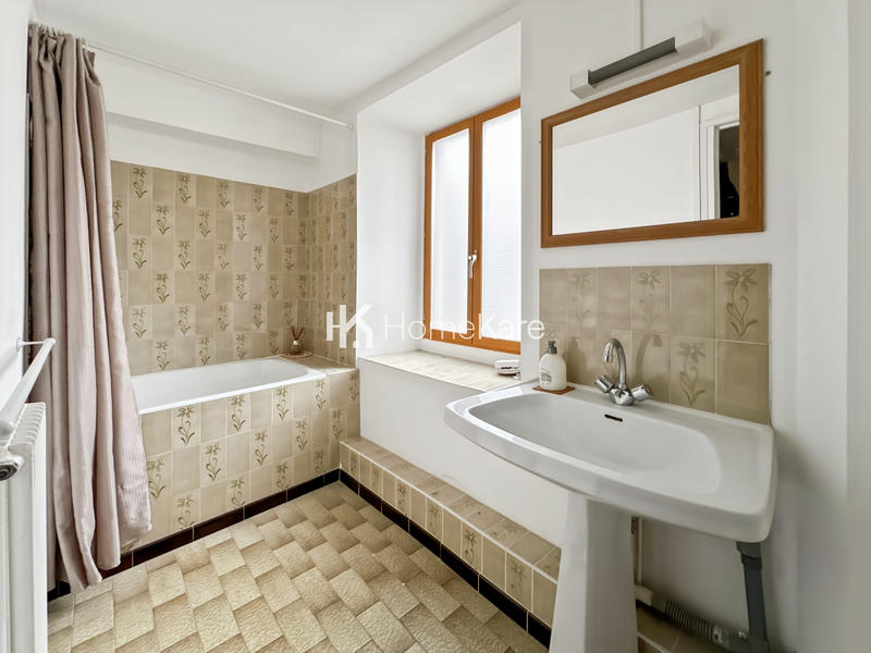 Maison - 180 m² - 6 pièces