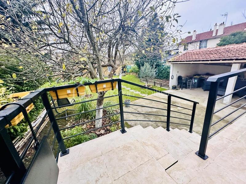 Maison - 100 m² - 6 pièces