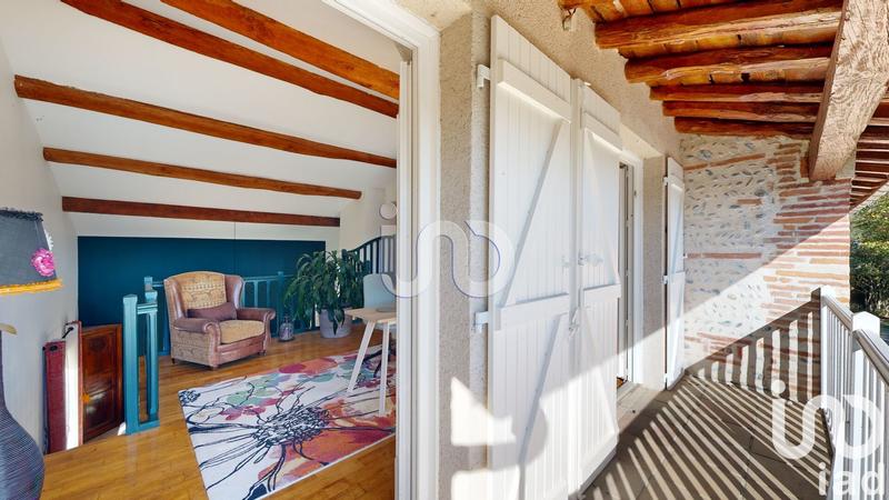 Maison - 242 m² - 6 pièces