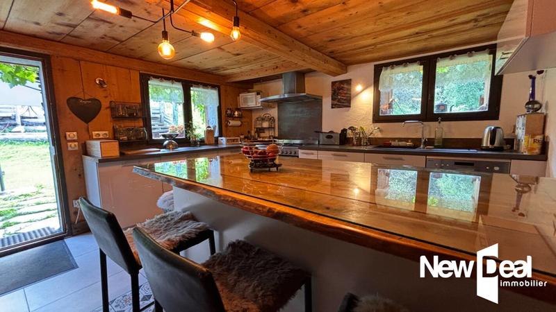 Maison en pierre - 186 m² - 13 pièces