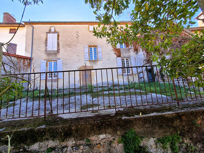 Maison de village - 234 m² - 4 pièces