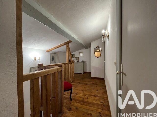 Maison - 318 m² - 12 pièces