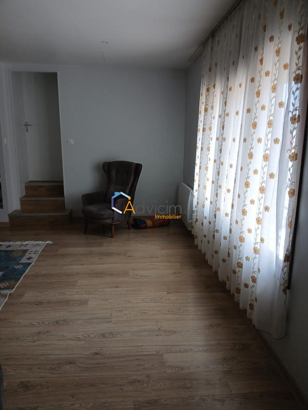 Maison - 225 m² - 8 pièces