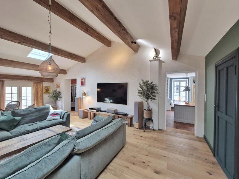 Maison - 180 m² - 6 pièces