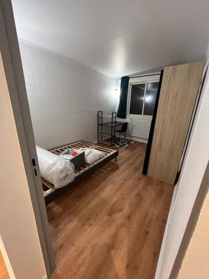 Chambre - 9 m² - 1 pièce