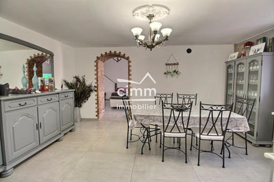 Maison - 209 m² - 8 pièces