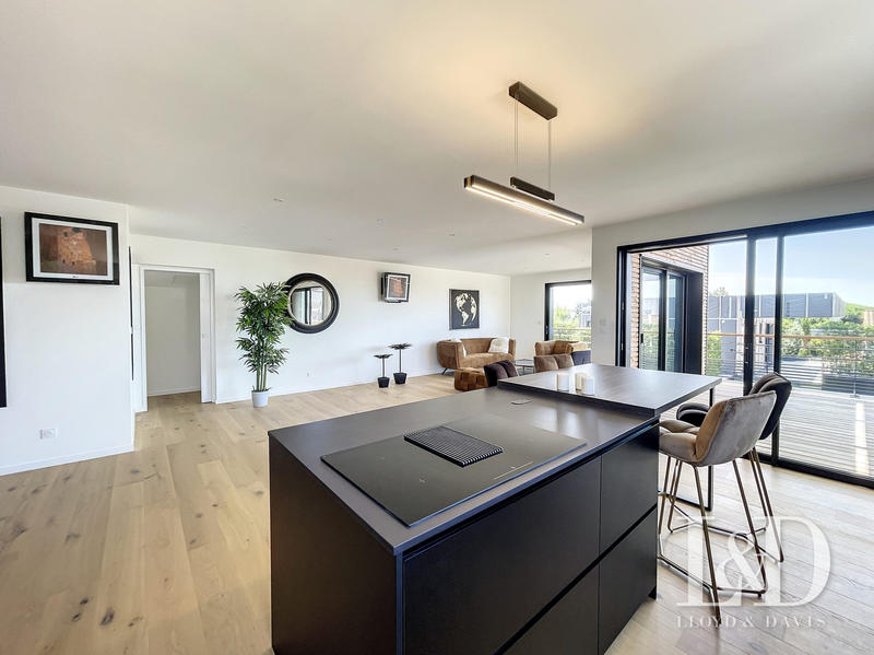 Villa - 216 m² - 5 pièces