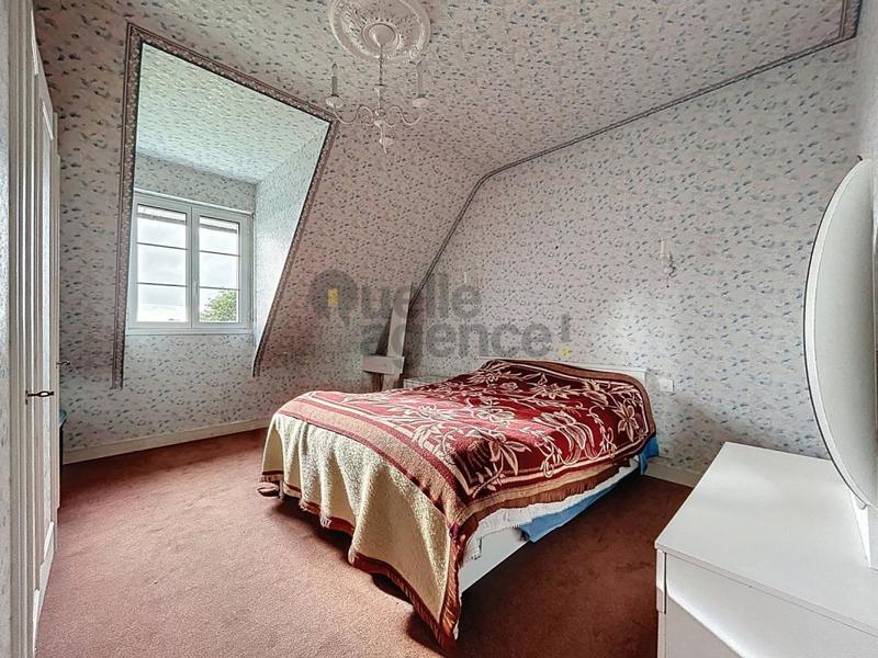 Maison - 141 m² - 8 pièces