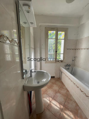 Maison - 229 m² - 8 pièces