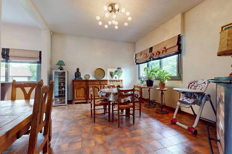 Maison - 300 m² - 11 pièces