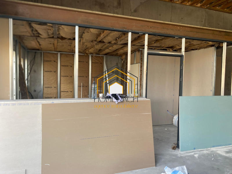 Local d'activités - 205 m²