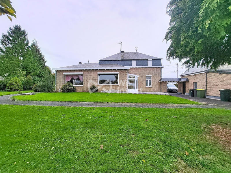 Maison - 217 m² - 8 pièces