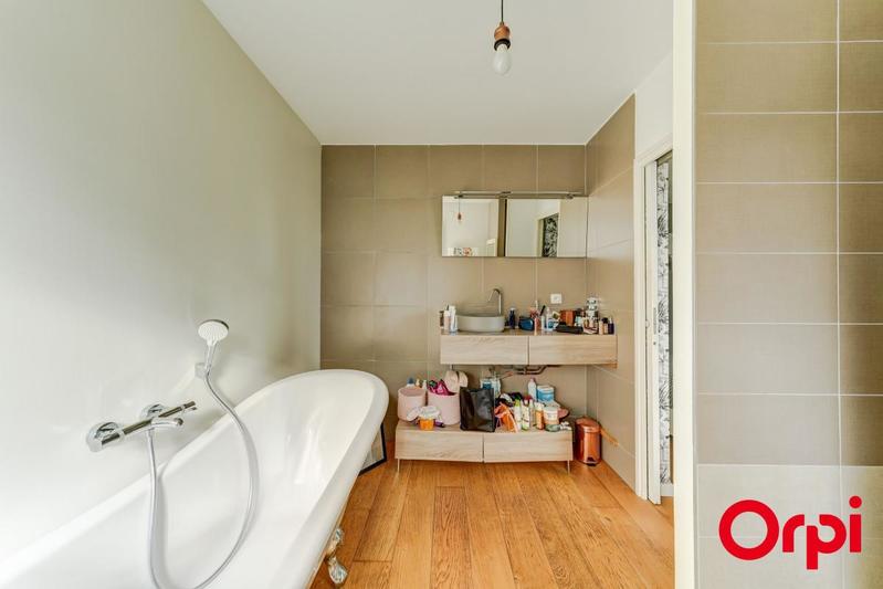 Maison - 169 m² - 6 pièces