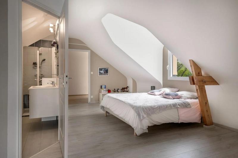 Villa - 233 m² - 12 pièces