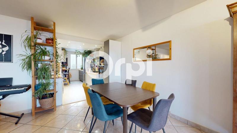 Appartement - 99 m² - 4 pièces