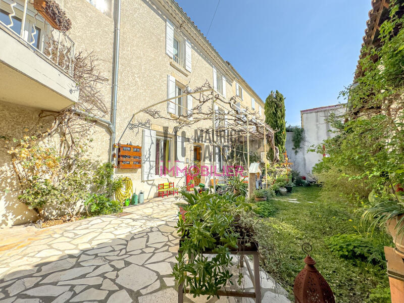 Maison - 200 m² - 7 pièces