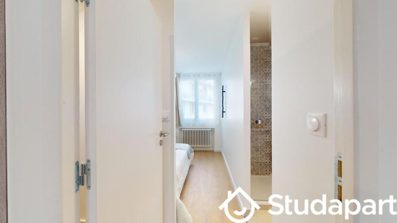 Chambre - 11 m² - 1 pièce