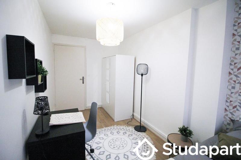 Chambre - 12 m² - 1 pièce