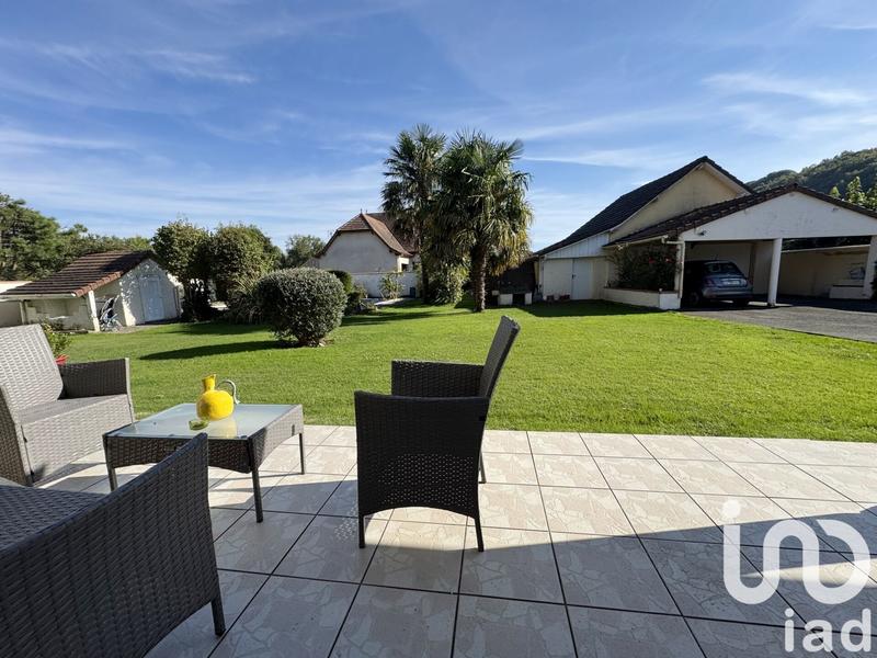 Maison - 176 m² - 9 pièces