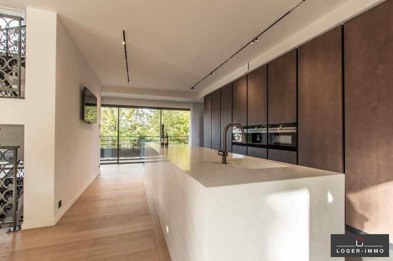 Villa - 318 m² - 7 pièces